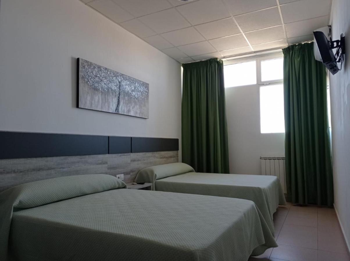 Hostal Brin Monreal del Campo Zewnętrze zdjęcie