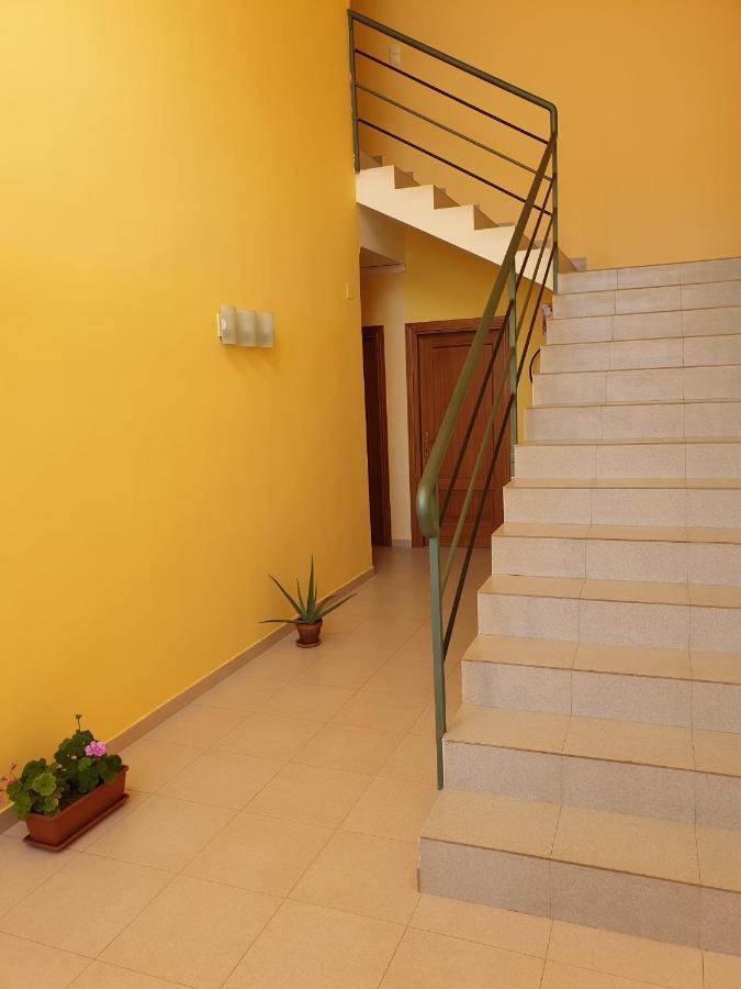 Hostal Brin Monreal del Campo Zewnętrze zdjęcie